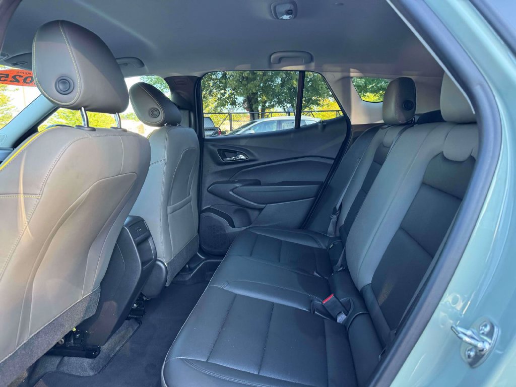 Used 2025 Chevrolet Trax ACTIV w/ Driver Confidence Package FWD image 13
