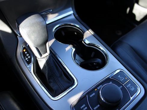 Used 2021 Jeep Grand Cherokee Limited w/ Luxury Group II image 23