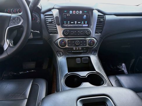 Used 2019 Chevrolet Tahoe LT w/ RST Edition RWD image 19