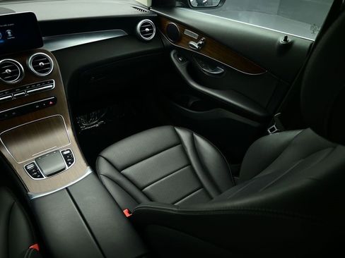 Used 2022 Mercedes-Benz GLC 300 4MATIC image 14