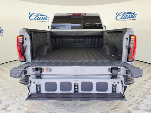 Used 2025 GMC Sierra 2500 AT4 w/ AT4 Premium Plus Package AWD/4WD image 5