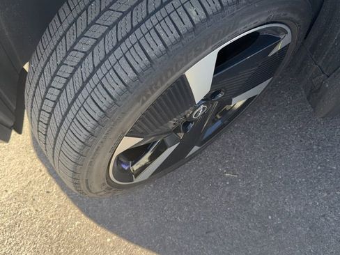 Used 2025 Nissan Kicks SR image 7