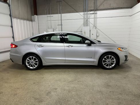 Certified 2019 Ford Fusion SE image 5