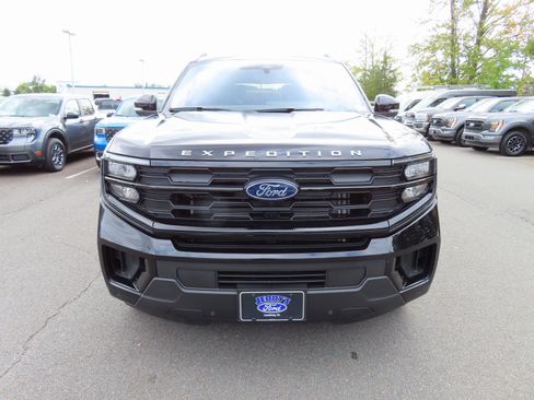New 2025 Ford Expedition Max Active image 2