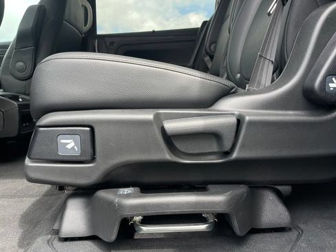 Certified 2025 Honda Odyssey EX-L image 40