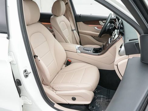 Used 2022 Mercedes-Benz GLC 300 4MATIC image 25