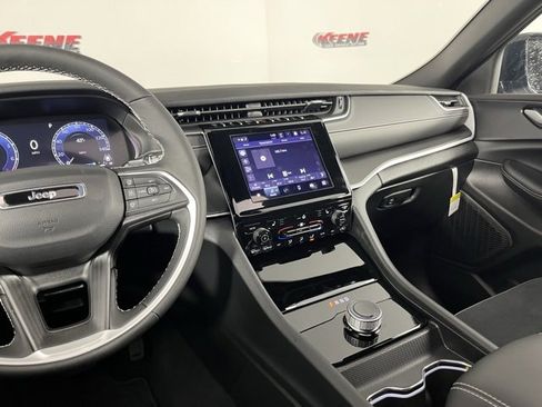 New 2025 Jeep Grand Cherokee L Altitude image 19