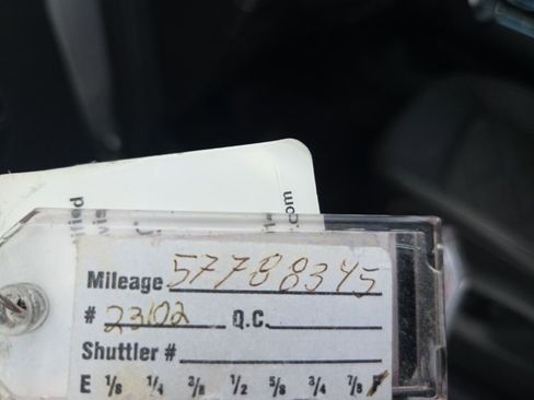 Used 2025 Volkswagen Atlas SE image 4