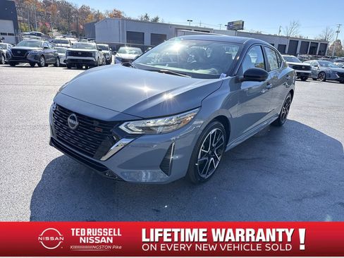 New 2025 Nissan Sentra SR w/ SR Premium Package FWD image 1