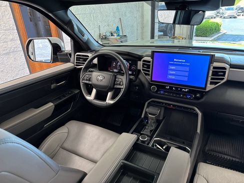 Used 2025 Toyota Tundra Limited AWD/4WD image 43