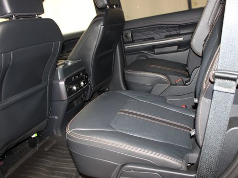 Used 2022 Ford Expedition Platinum AWD/4WD image 19