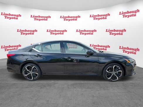 Used 2024 Nissan Altima 2.5 SR FWD image 2