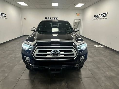 Used 2022 Toyota Tacoma Limited AWD/4WD image 38