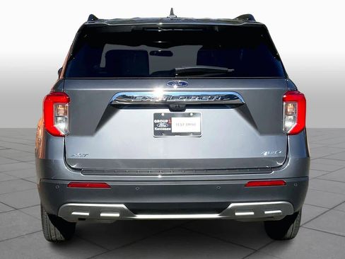 Used 2023 Ford Explorer XLT w/ Equipment Group 202A image 4