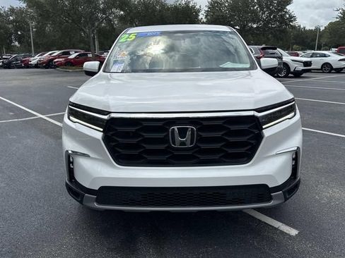Certified 2025 Honda Pilot EX-L image 9