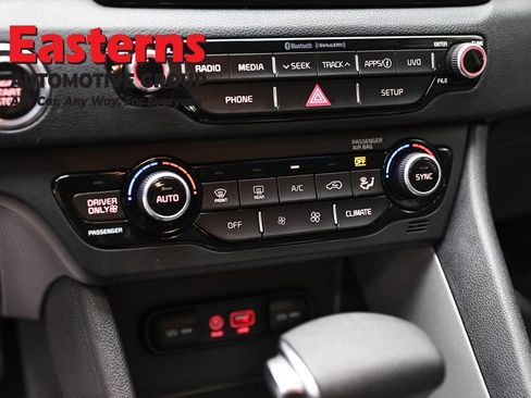 Used 2019 Kia Niro LX image 21