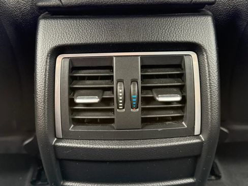 Used 2018 BMW 320i xDrive Sedan AWD/4WD image 19