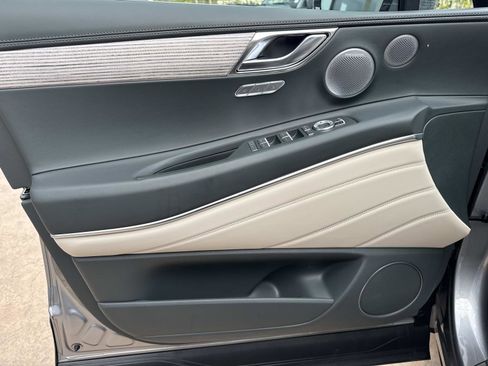 Used 2025 Genesis GV80 3.5T Prestige image 18