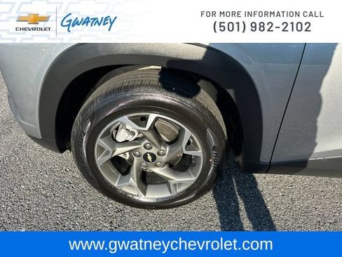 Used 2026 Chevrolet Trax LT FWD image 9