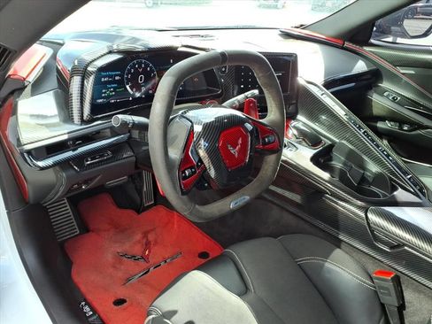 Used 2025 Chevrolet Corvette Z06 RWD image 17