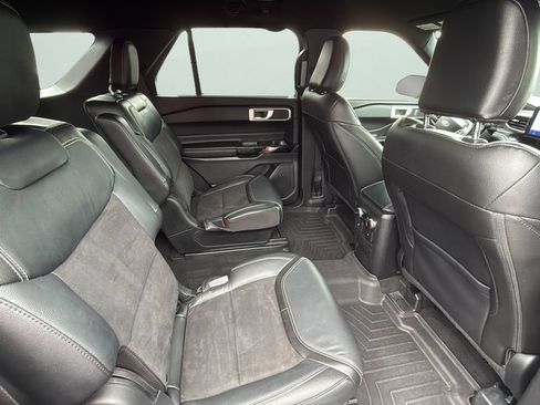 Used 2022 Ford Explorer ST AWD/4WD image 16