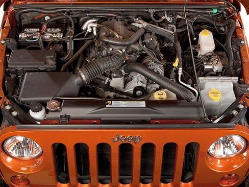 Used 2013 Jeep Wrangler Sport AWD/4WD image 13