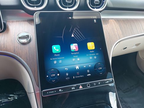 Used 2025 Mercedes-Benz C 300 Sedan image 23