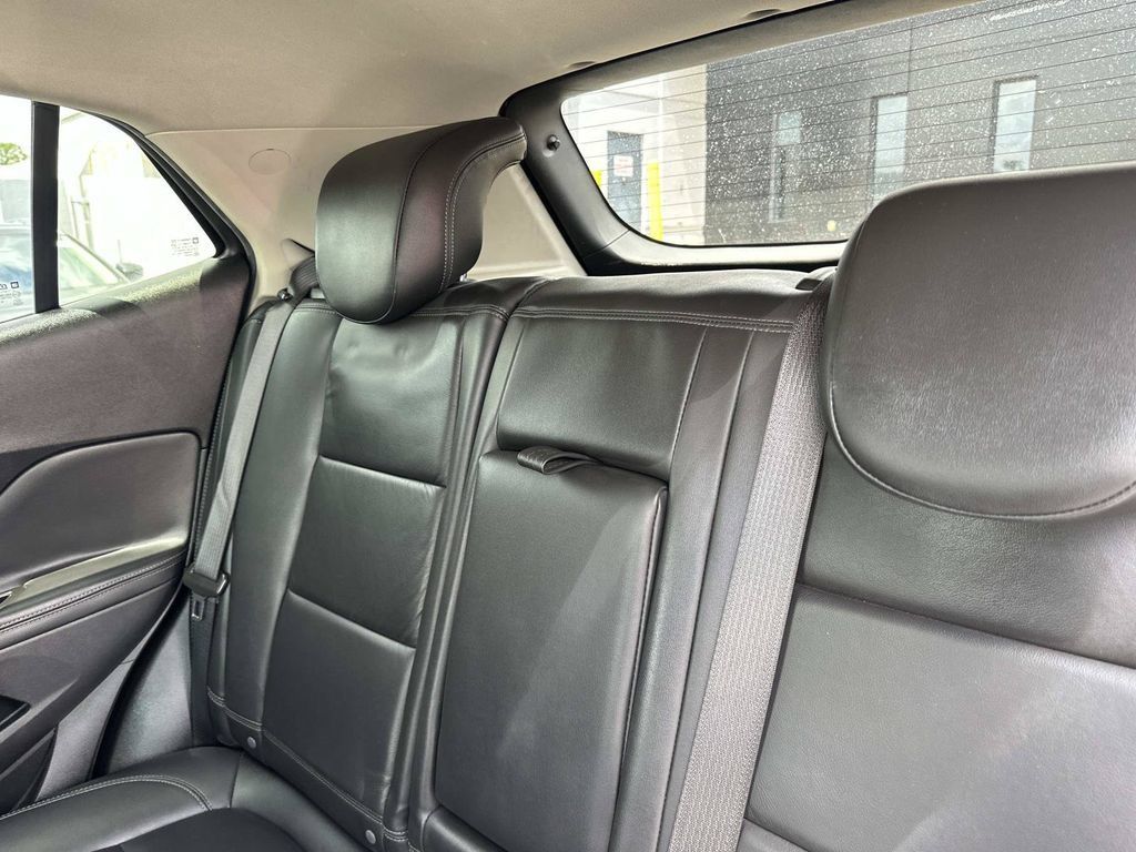 Used 2020 Buick Encore Essence AWD/4WD image 26