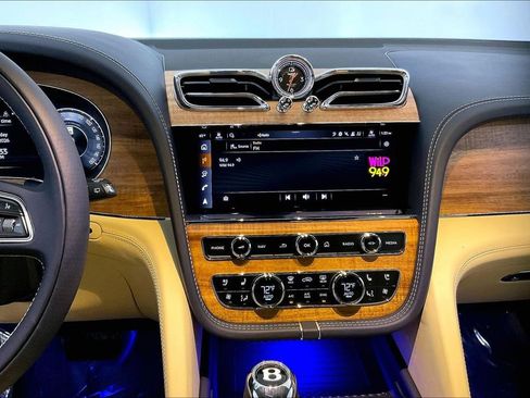 New 2026 Bentley Bentayga AWD/4WD image 11