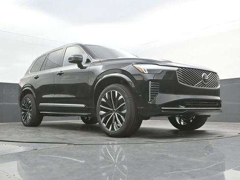 New 2026 Volvo XC90 B5 Plus AWD/4WD image 36