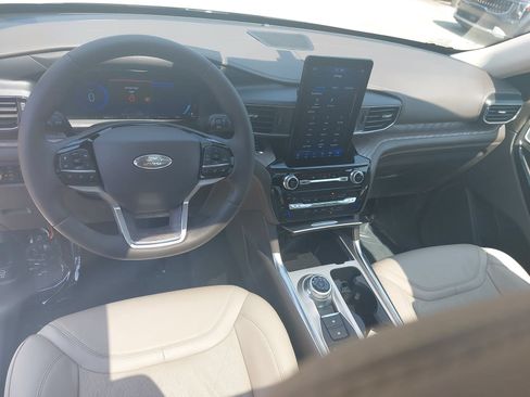 Used 2022 Ford Explorer Platinum w/ Equipment Group 601A AWD/4WD image 18