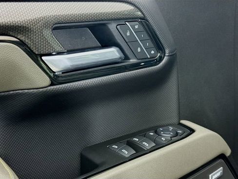 Used 2025 Chevrolet Silverado 1500 ZR2 w/ Technology Package image 20