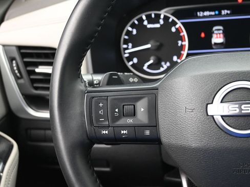 Used 2025 Nissan Rogue SV AWD/4WD image 15