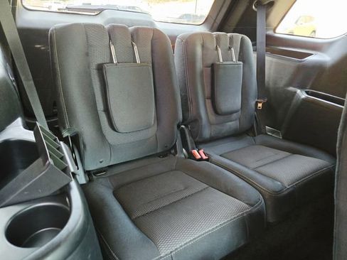 Used 2018 Ford Explorer XLT image 18