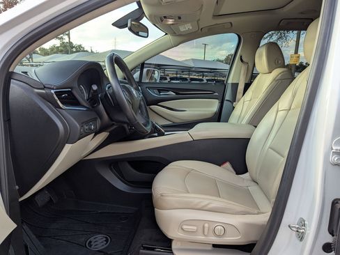 Used 2020 Buick Enclave Essence w/ Sport Touring Edition image 10