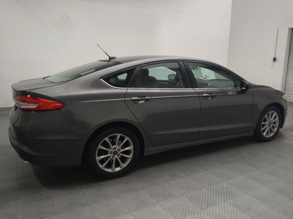 Used 2017 Ford Fusion SE w/ Fusion SE Technology Package FWD image 10