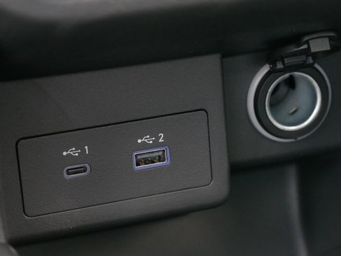 Used 2024 Nissan Kicks SV FWD image 21