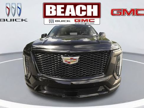 Used 2025 Cadillac Escalade ESV Sport Platinum AWD/4WD image 8