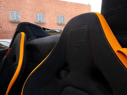 Used 2024 McLaren 750S Spider RWD image 25