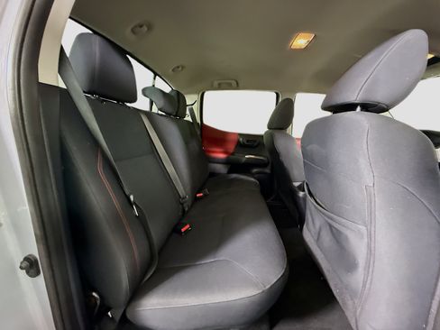 Used 2020 Toyota Tacoma SR5 RWD image 26