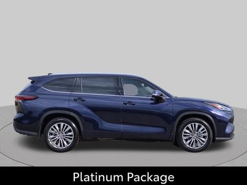 Certified 2026 Toyota Highlander Platinum AWD/4WD image 4