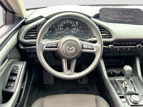 Used 2021 MAZDA MAZDA3 s image 23