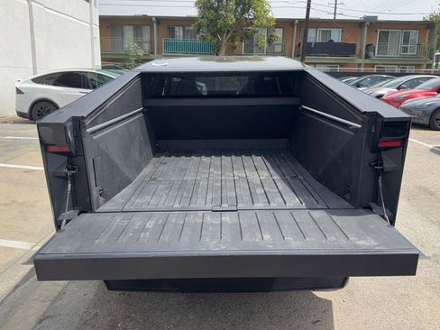 Used 2024 Tesla Cybertruck AWD Crew Cab image 15