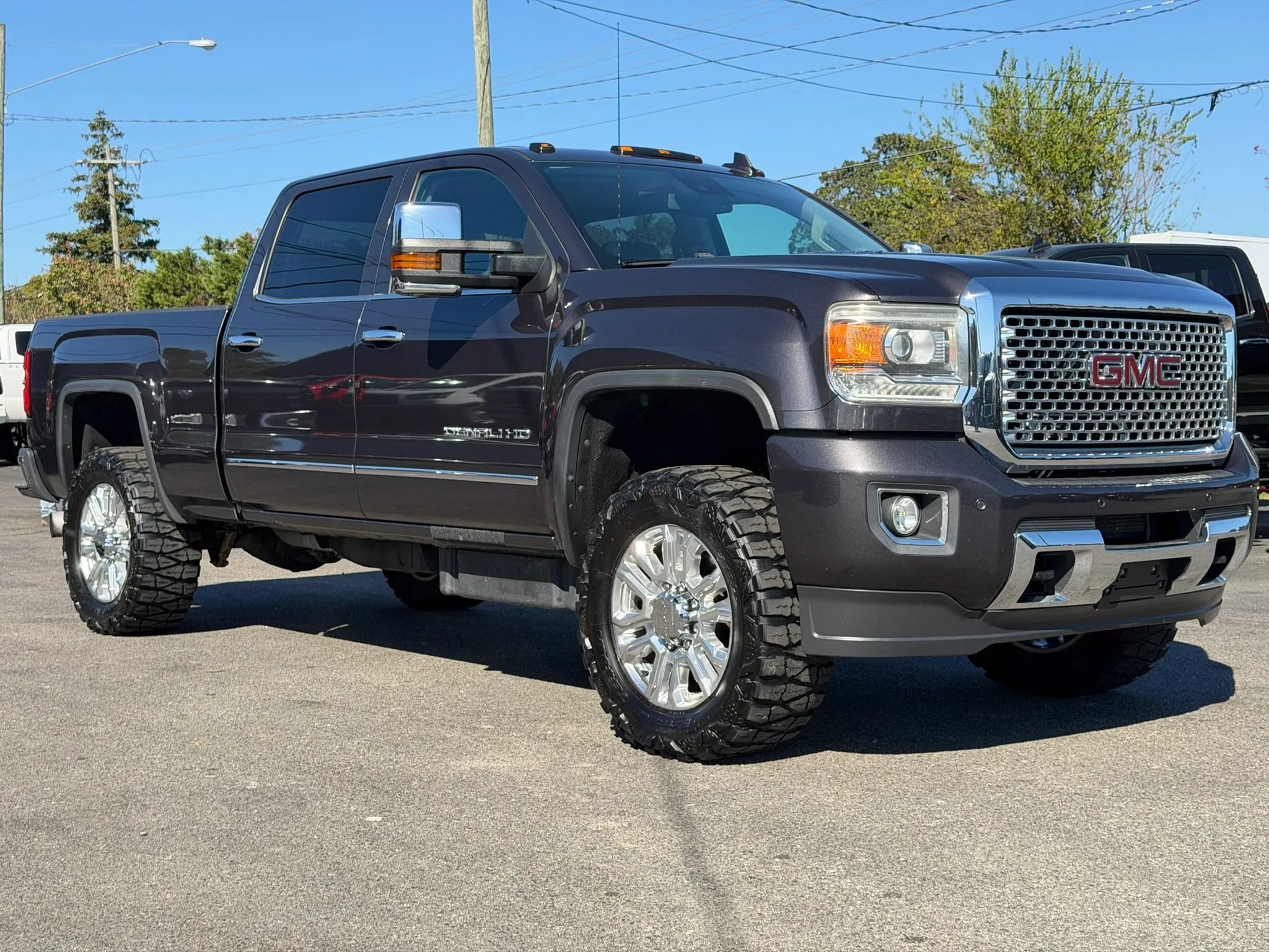 Used 2015 GMC Sierra 2500 Denali w/ Duramax Plus Package AWD/4WD image 3