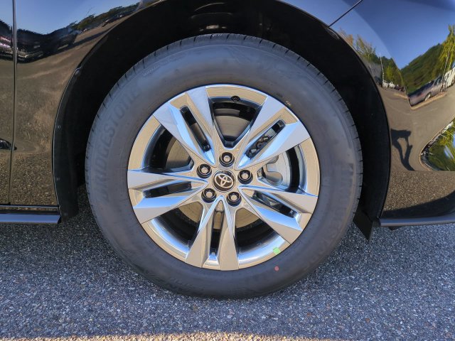 New 2026 Toyota Sienna Limited AWD/4WD image 11