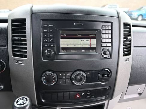 Used 2018 Mercedes-Benz Sprinter 2500 image 16