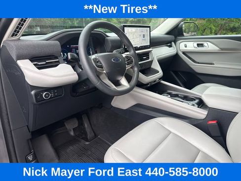 Used 2025 Ford Explorer Active w/ Active Comfort Package AWD/4WD image 12