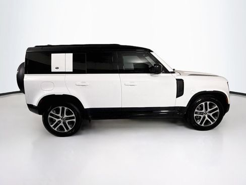 Used 2024 Land Rover Defender 110 X-Dynamic SE AWD/4WD image 4