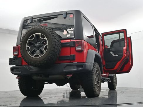 Used 2017 Jeep Wrangler Unlimited Rubicon AWD/4WD image 30