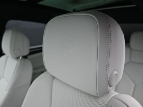 New 2025 Porsche Macan S image 13